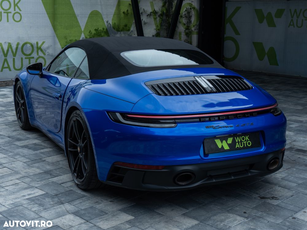 Porsche 911 4 GTS PDK - 12