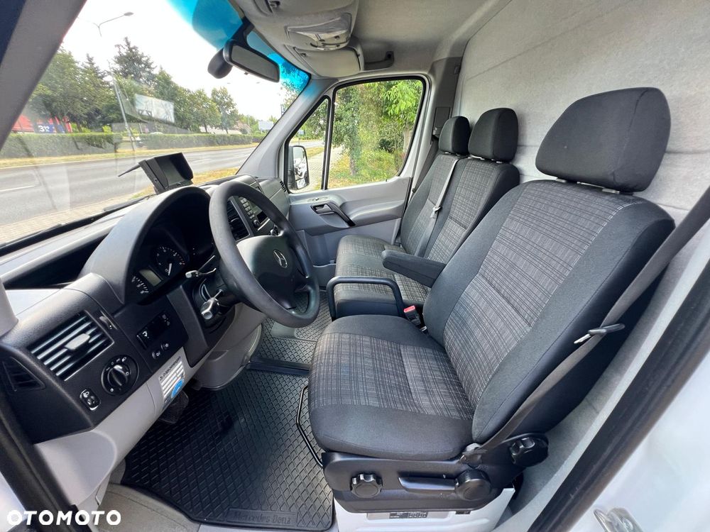 Mercedes-Benz SPRINTER 319 CDI 3,0 V6 AUTOMAT KONTENER CHŁODNIA MITSUBISHI WINDA - 32