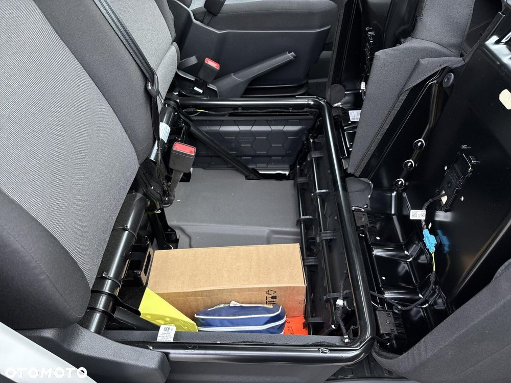 Volkswagen Crafter Furgon 4490 - 26