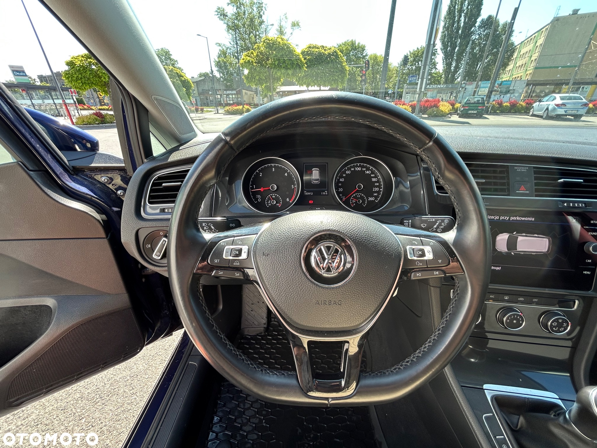 Volkswagen Golf VII 1.6 TDI BMT Comfortline - 17