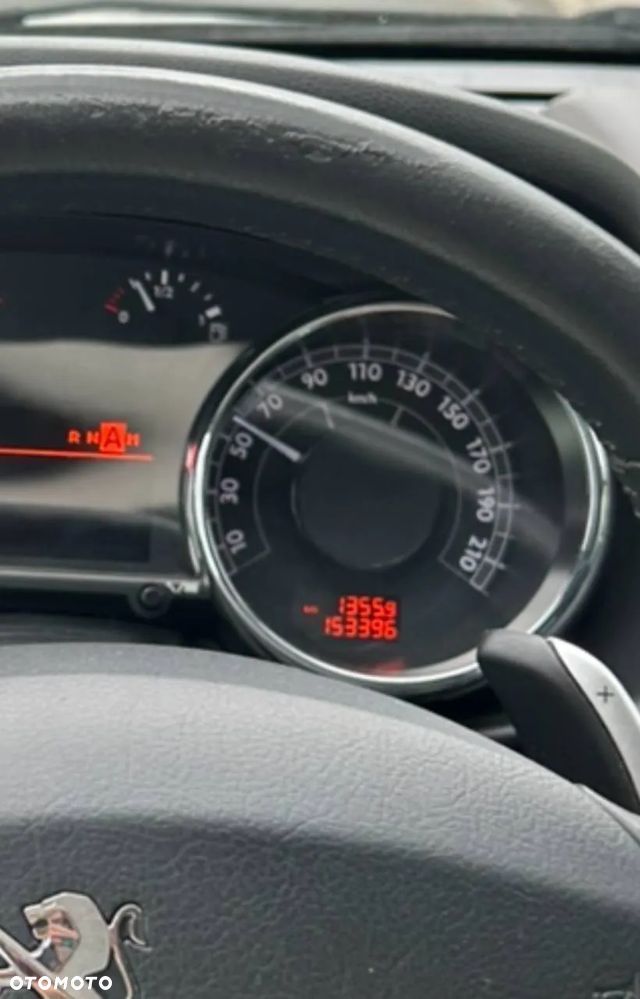 Peugeot 3008 Hybrid4 - 12