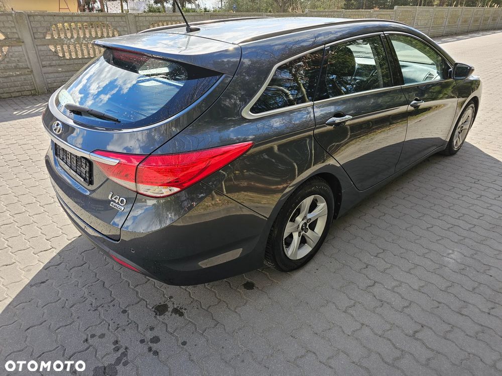 Hyundai i40 i40cw 1.7 CRDi Automatik Fifa World Cup Edition Gold - 4