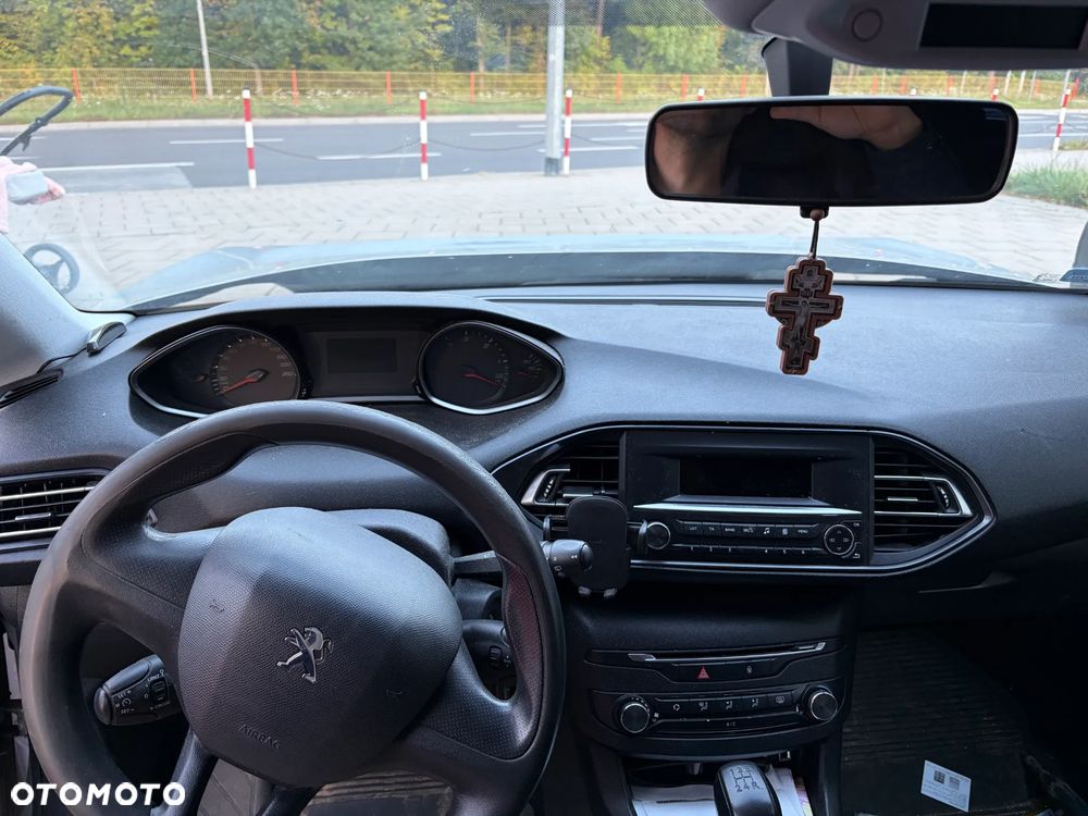 Peugeot 308 2015 photo 5