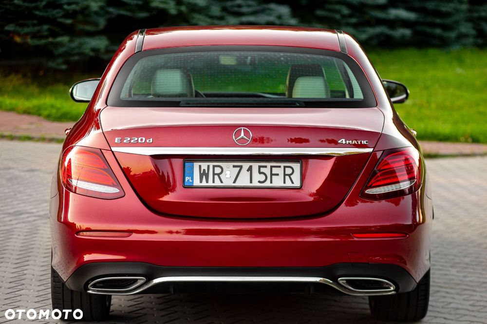 Mercedes-Benz Klasa E 220 d 4-Matic 9G-TRONIC - 13
