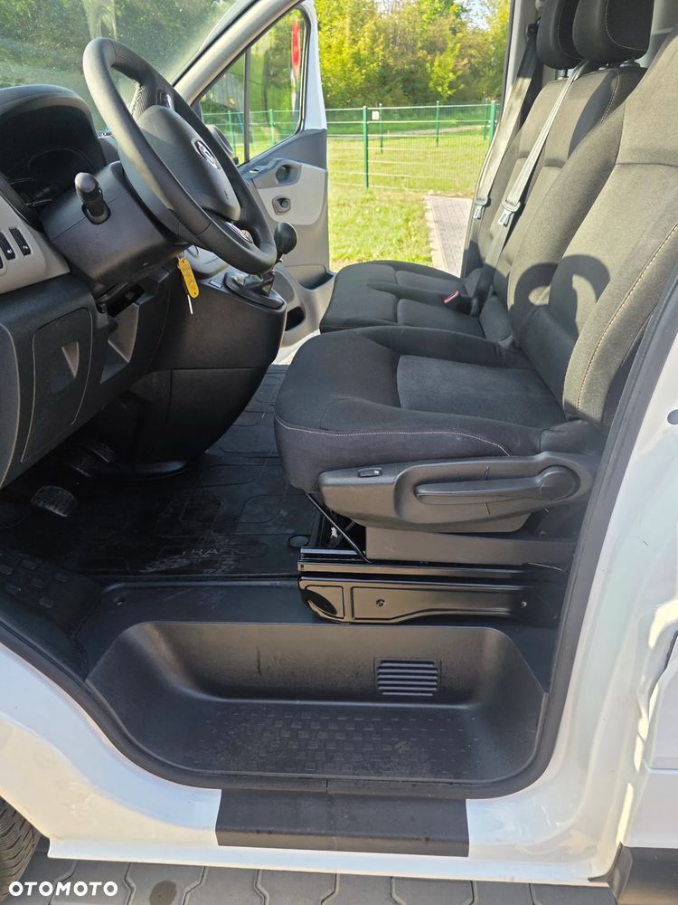 Renault Trafic vivaro 2018 r L2H2 przebieg 107400 km dlugi wysoki klima tempomat nawigacja - 19
