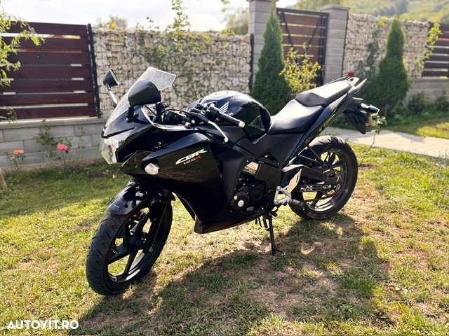 Honda CBR 125R - 6
