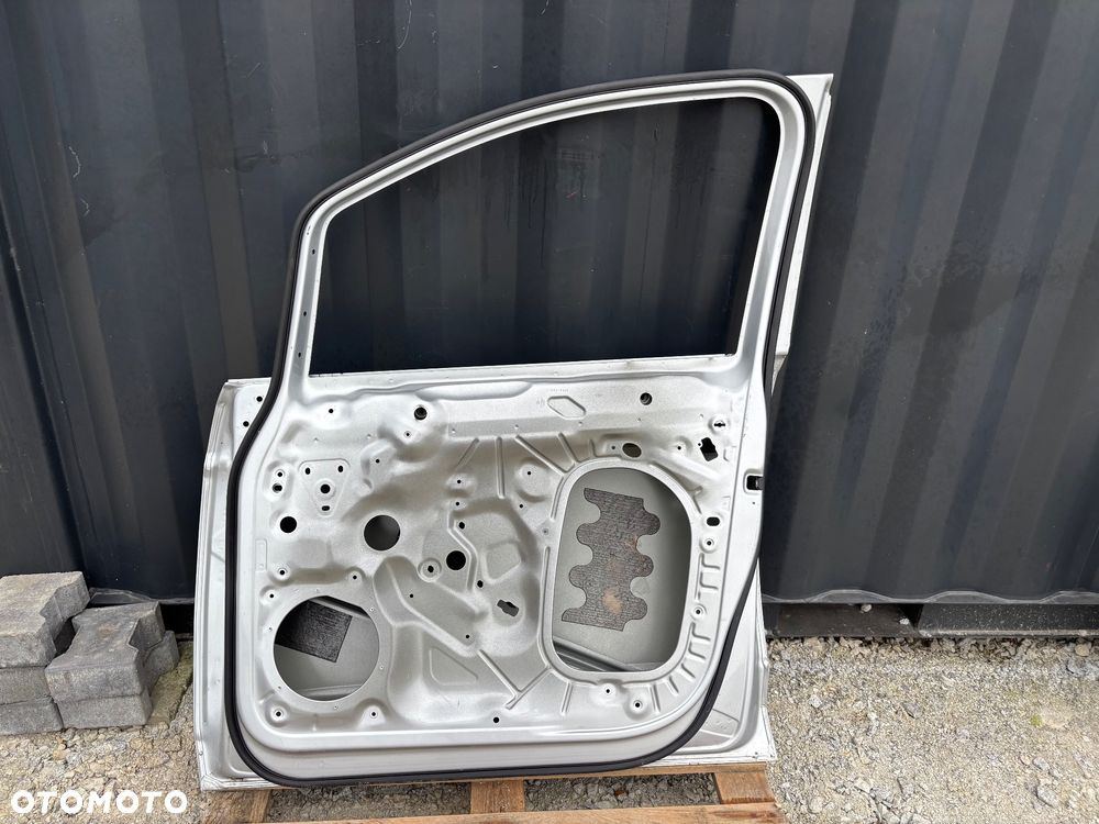 VW Touran 5TA drzwi prawe przednie - 2