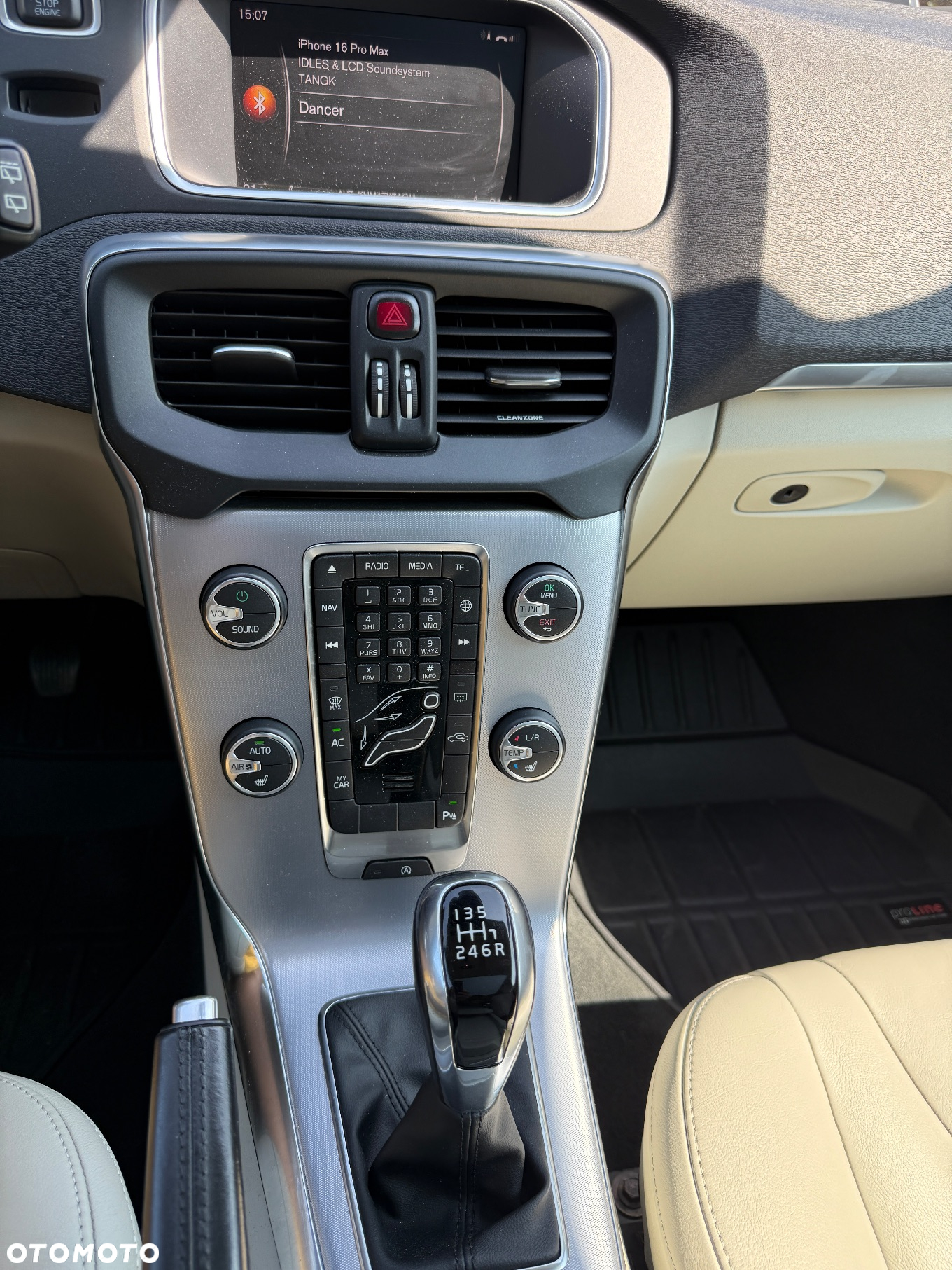 Volvo V40 D3 Inscription - 11