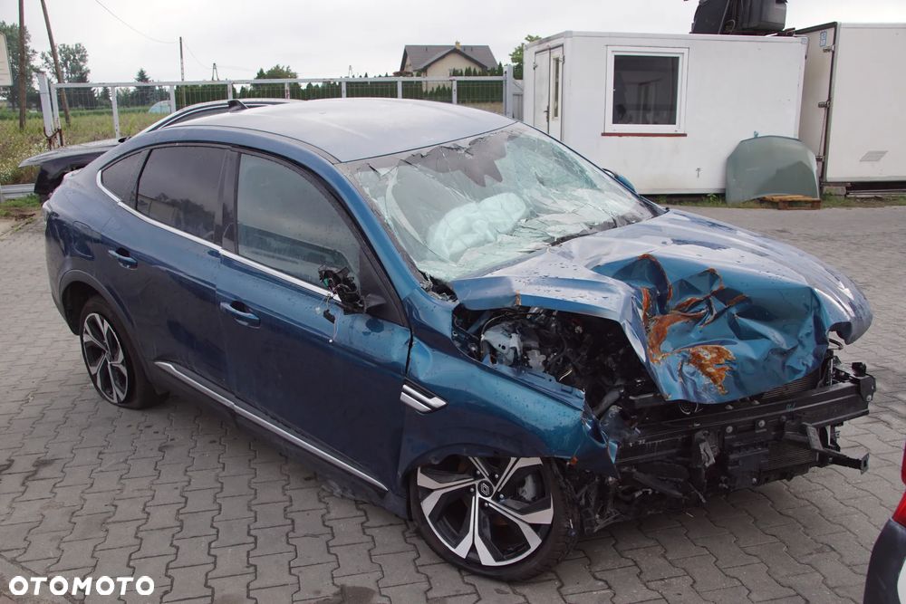 Auto na części - Renault Arkana Lift 1.3 TCE 140 KM H5H490 DW5007 TERRF 2024R Silnik Skrzynia Drzwi Błotnik Zderzak Klapa Lampa Lusterko Klamka Szyba Deska Kokpit Sterownik Moduł Czujnik Licznik Wyświetlacz Panel Kierownica - 8