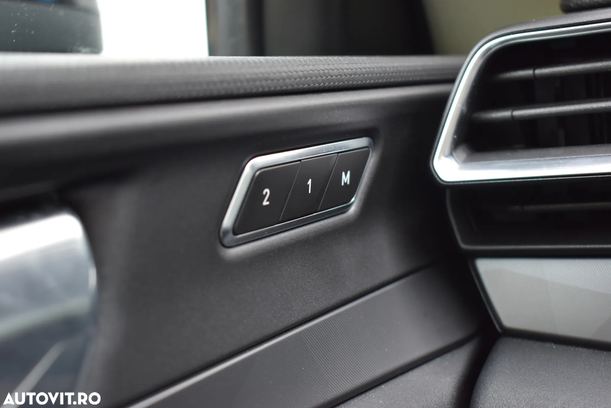 Lynk&Co 01 - 19