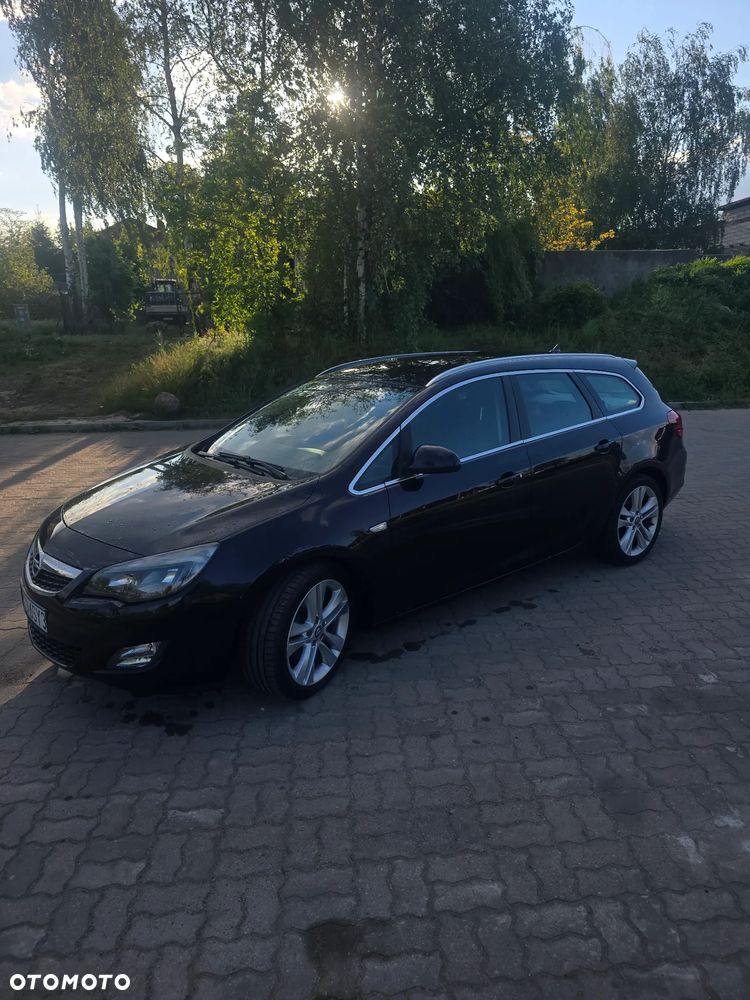 Opel Astra 1.7 CDTI Cosmo - 1