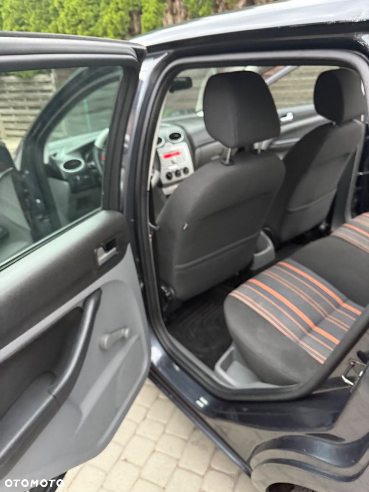 Ford Focus 1.8 Trend - 11