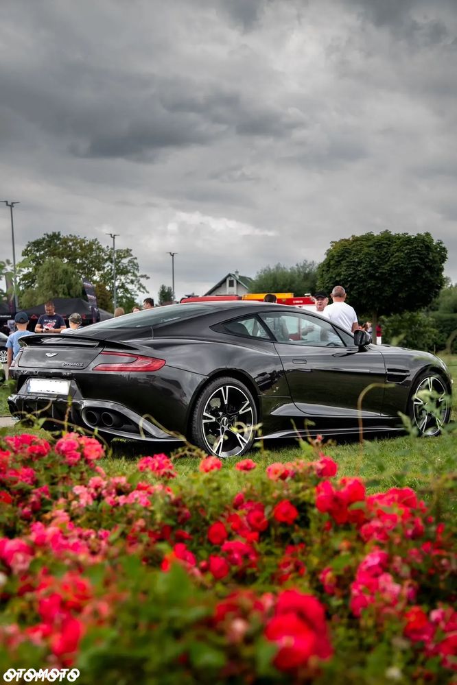 Aston Martin Vanquish - 17