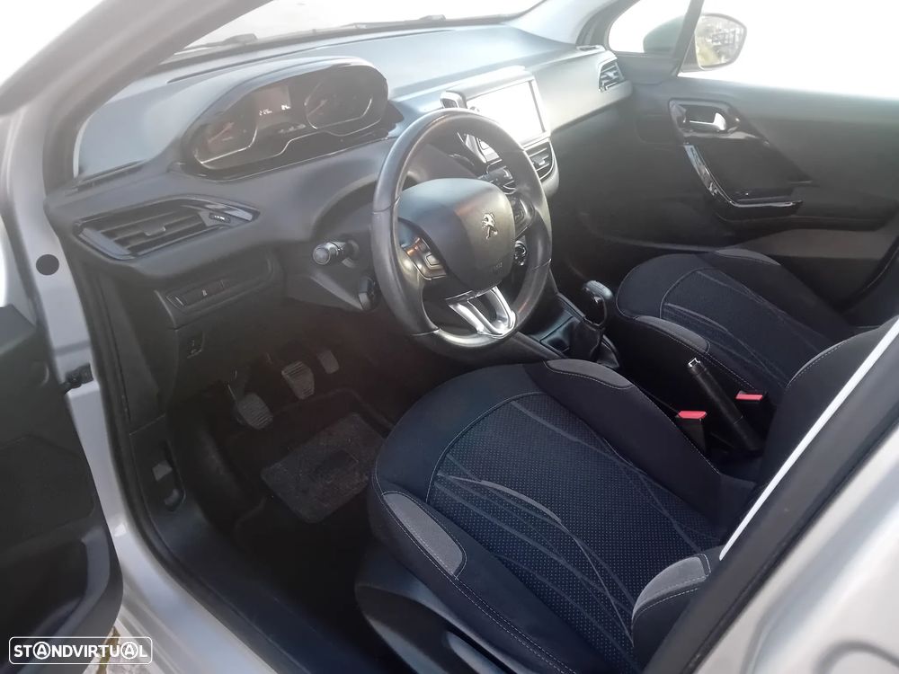 Peugeot 208 1.4 HDi Active - 25