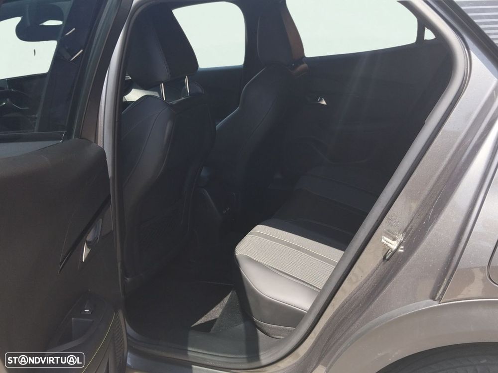 Peugeot 2008 1.5 BlueHDi GT - 14