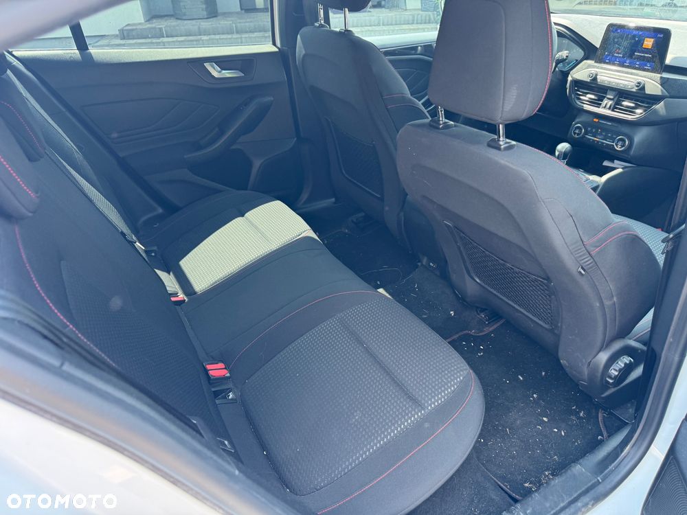 Ford Focus 1.0 EcoBoost Start-Stopp-System ST-LINE DESIGN - 9