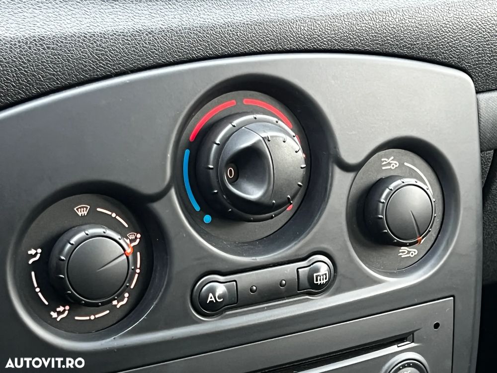 Renault Clio 1.2 16V 75 Collection - 16