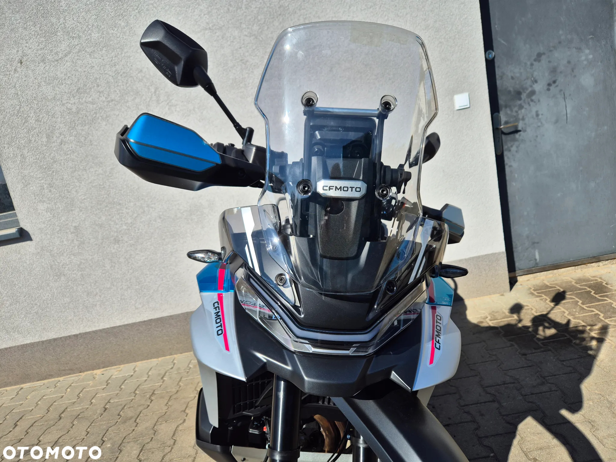 CFMoto MT - 9