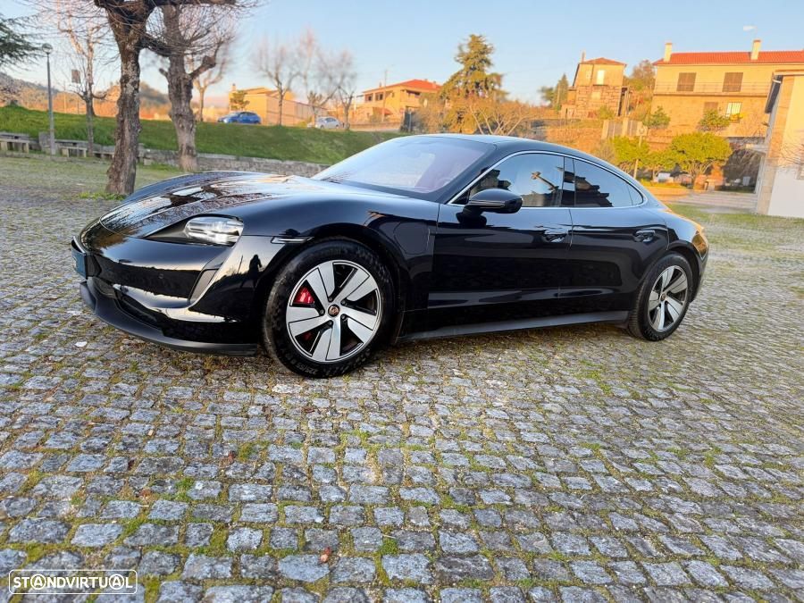 Porsche Taycan 4S - 15