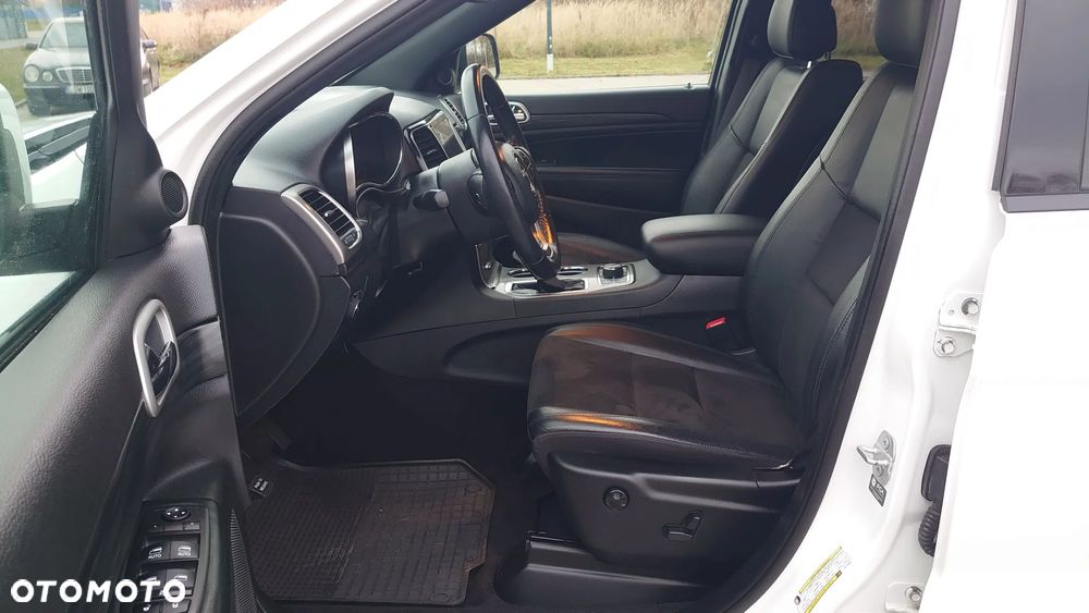 Jeep Grand Cherokee - 22