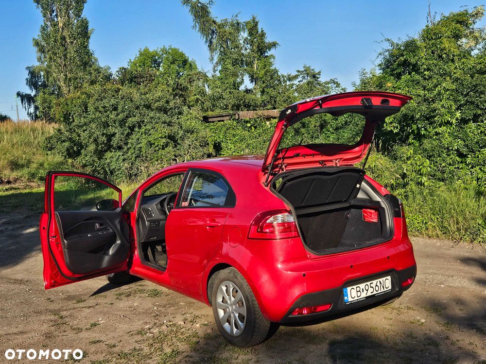 Kia Rio - 8