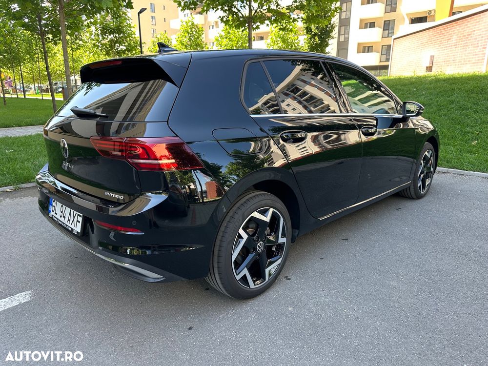 VOLKSWAGEN Golf 2025 — imagine 7