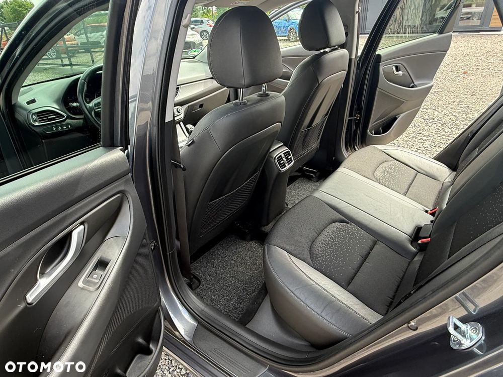 Hyundai i30 1.4 T-GDI Premiere Style - 22