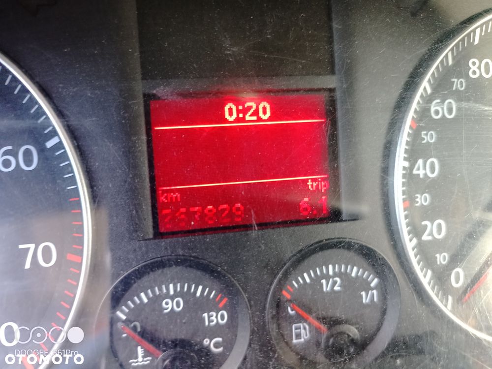 Volkswagen Touran - 5
