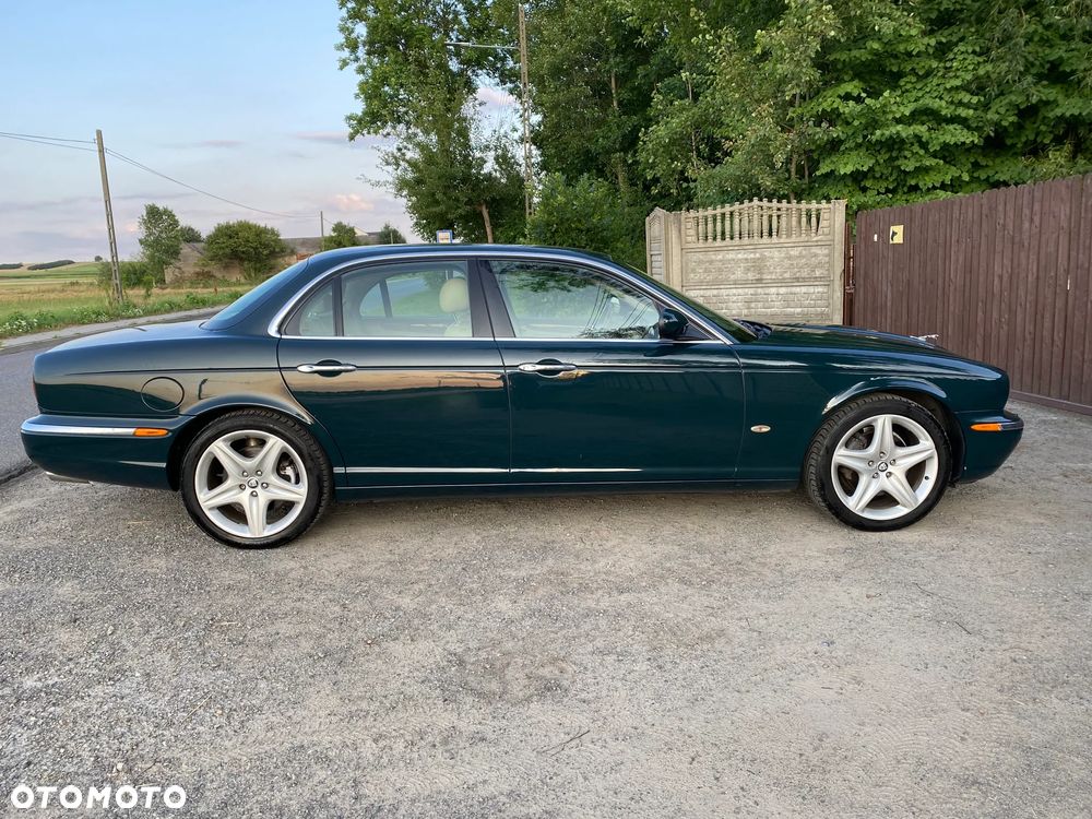 Jaguar XJ - 7