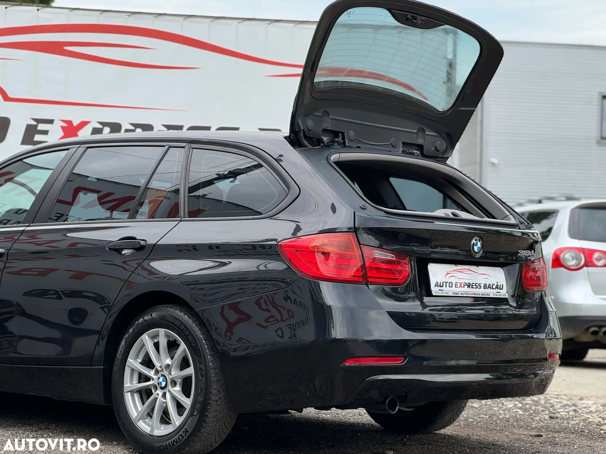 BMW Seria 3 318d Touring Aut. - 22