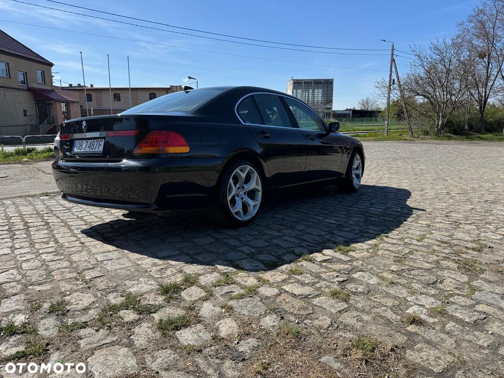 BMW Seria 7 745i - 1