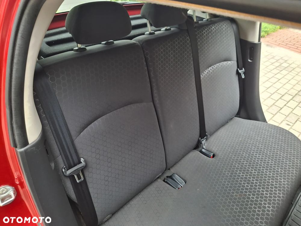 Mitsubishi Space Star - 15