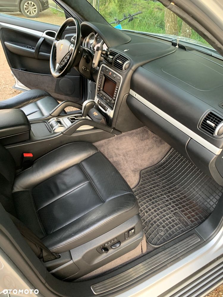 Porsche Cayenne - 13