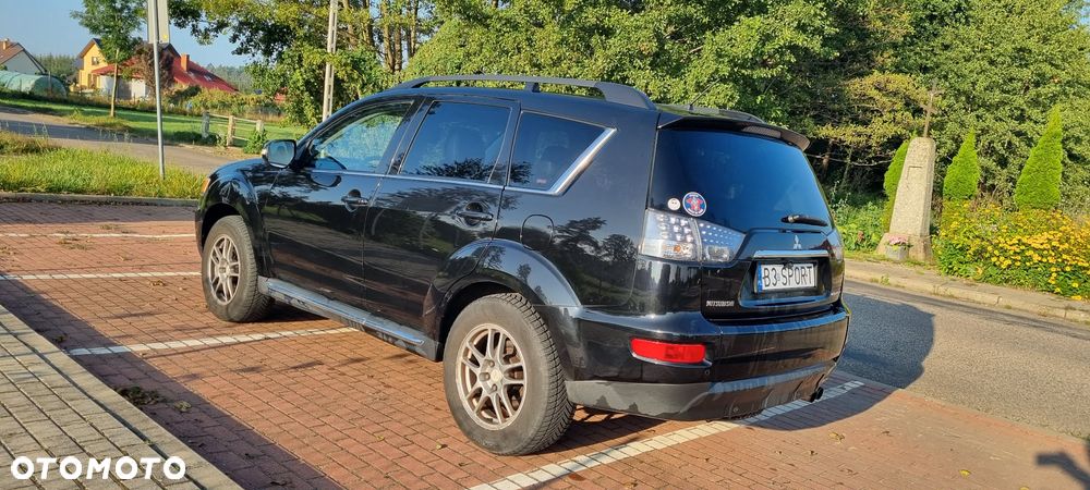 Mitsubishi Outlander - 4