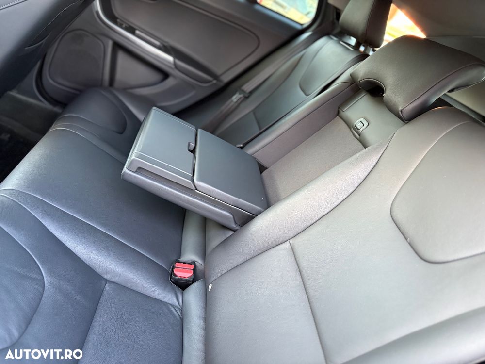 Volvo V60 D2 ECO Start-Stop Momentum - 15