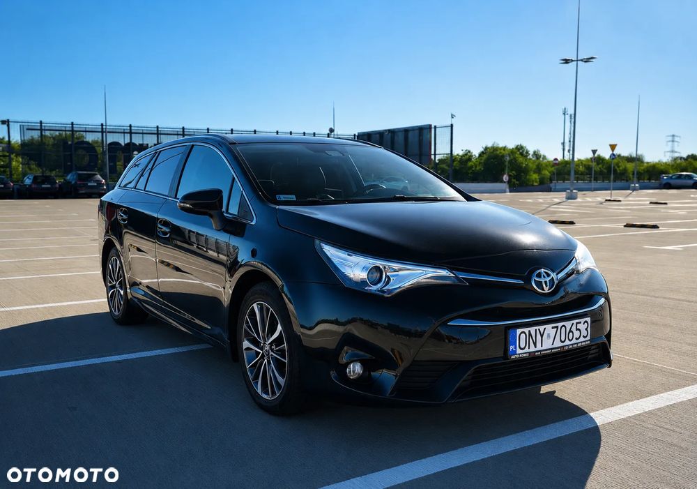 Toyota Avensis 2.0 D-4D Selection - 1