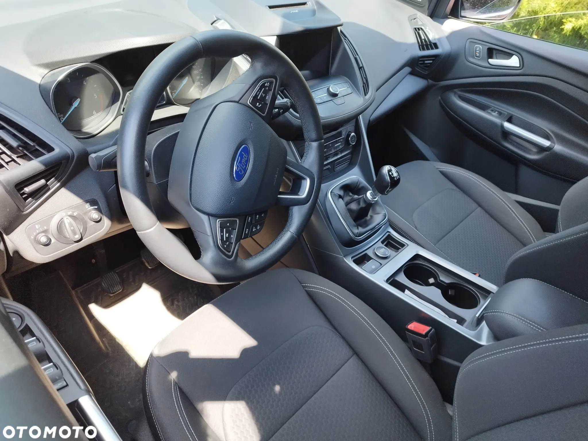 Ford Kuga - 8