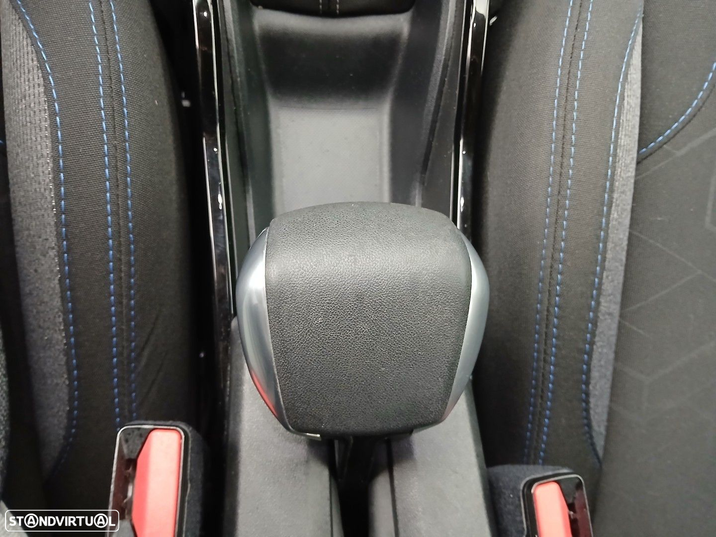 Peugeot 2008 1.2 PureTech Signature - 23