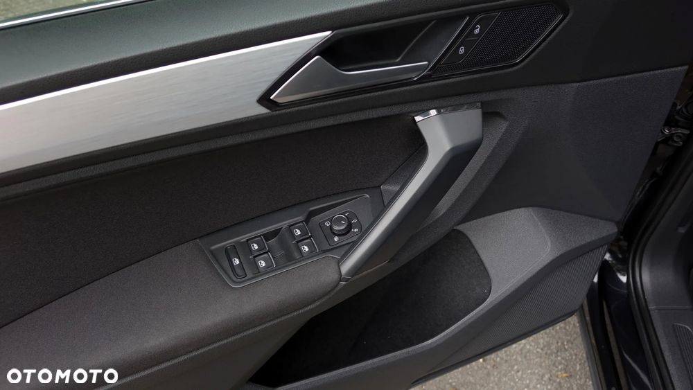 Volkswagen Tiguan - 2