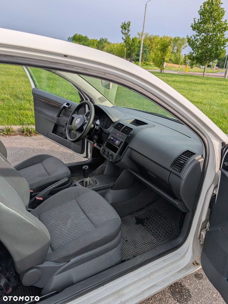 Volkswagen Polo - 4