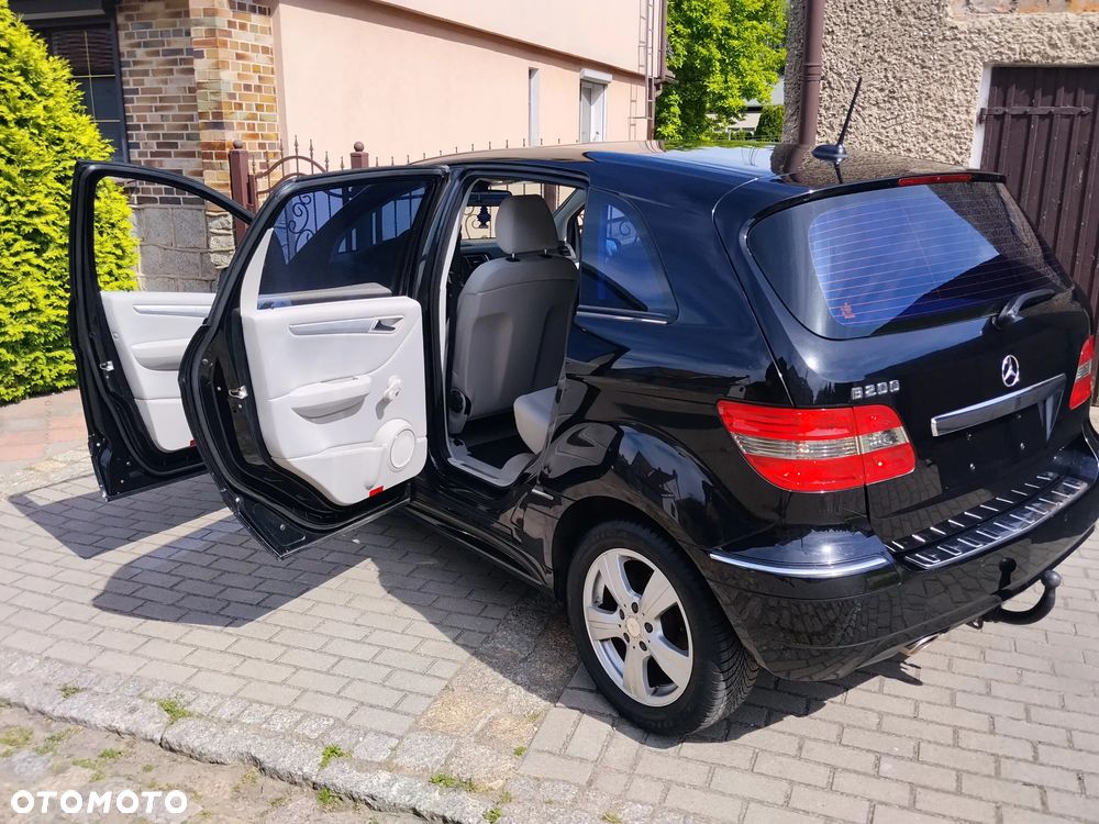 Mercedes-Benz Klasa B 200 Special Edition - 29