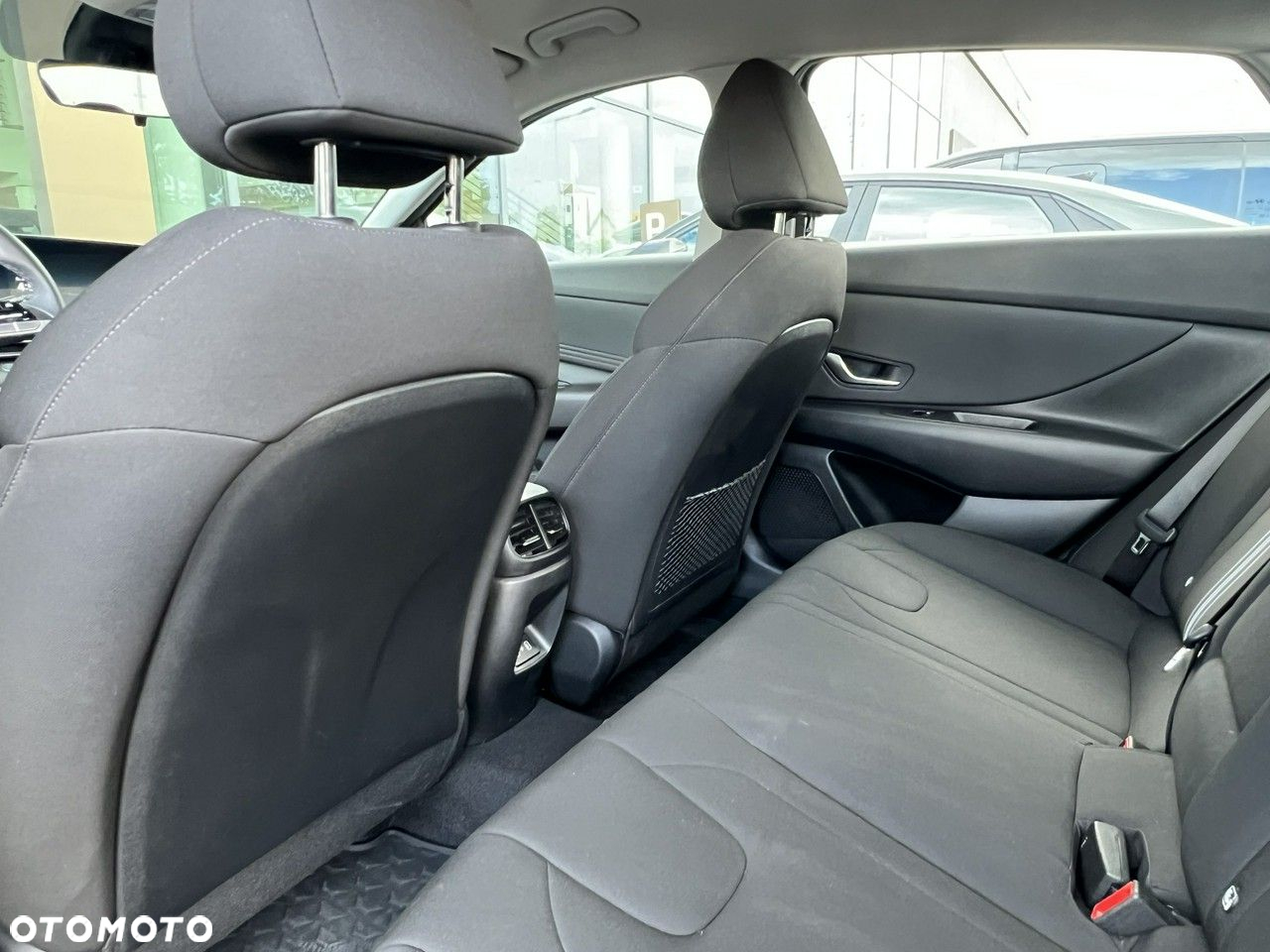 Hyundai Elantra - 13