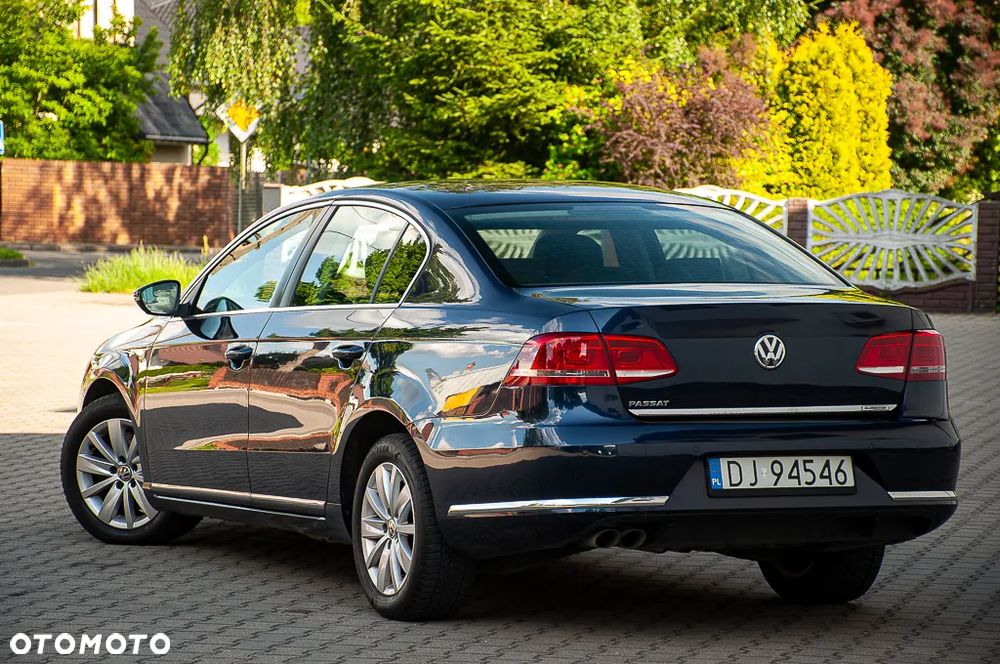 Volkswagen Passat 2.0 TDI Comfortline - 14