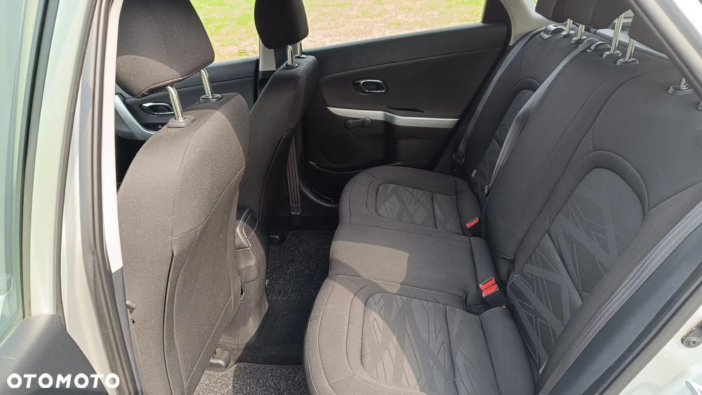 Kia Ceed - 10