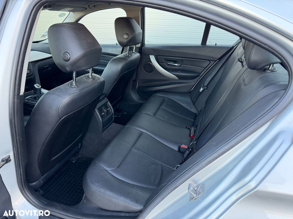 BMW Seria 3 318d Modern Line - 12