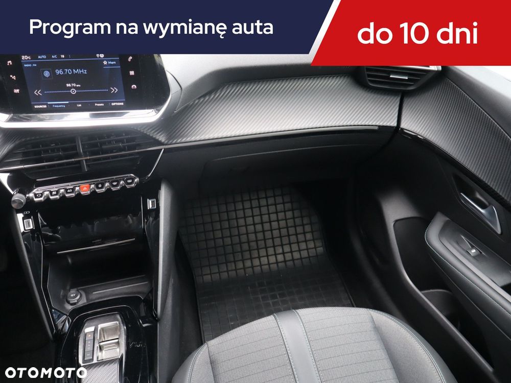 Peugeot 208 - 10