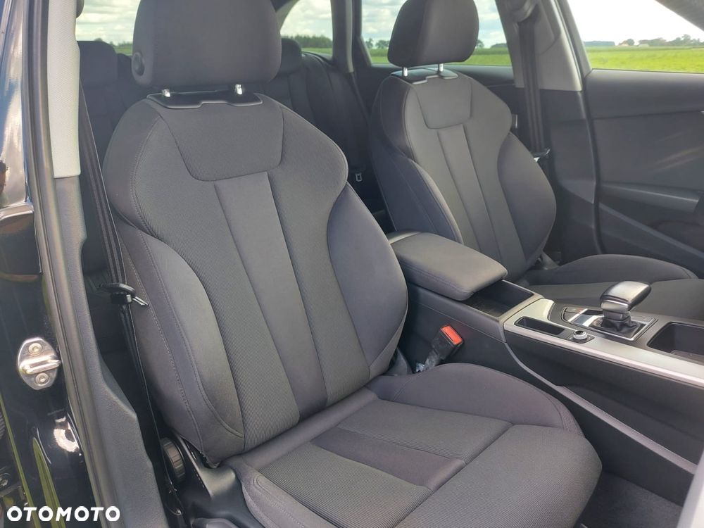 Audi A4 Avant 40 TFSI S tronic - 12