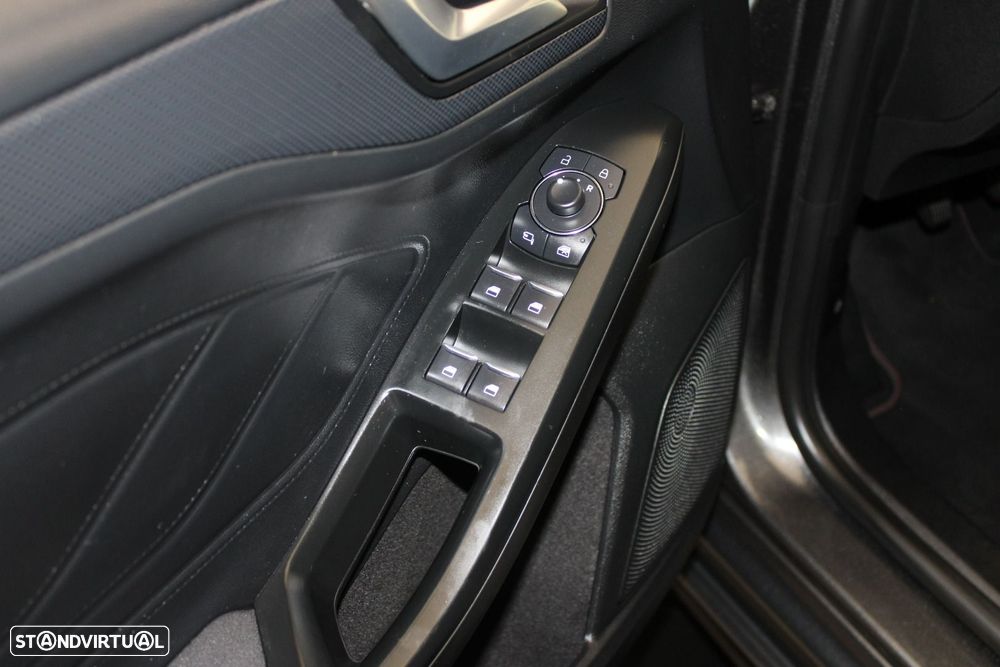 Ford Focus 1.0 EcoBoost MHEV ST-Line - 22