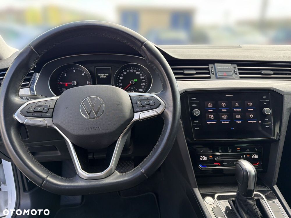 Volkswagen Passat - 15
