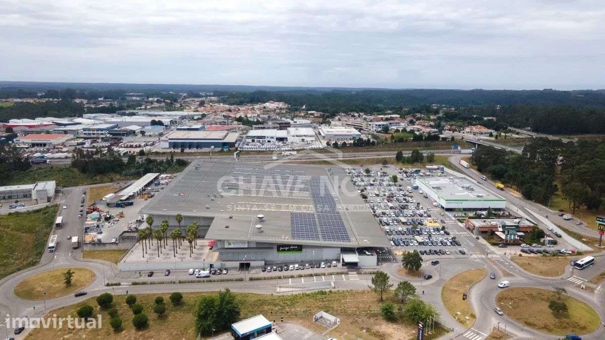 FN - Apartamento T3 | S.M. Feira | c/ Terraço, e Garagem Fechada - Grande imagem: 3/31
